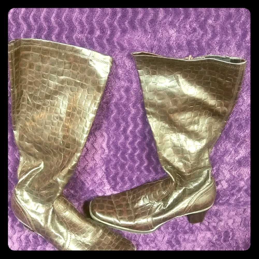Easy Street Heeled Boots